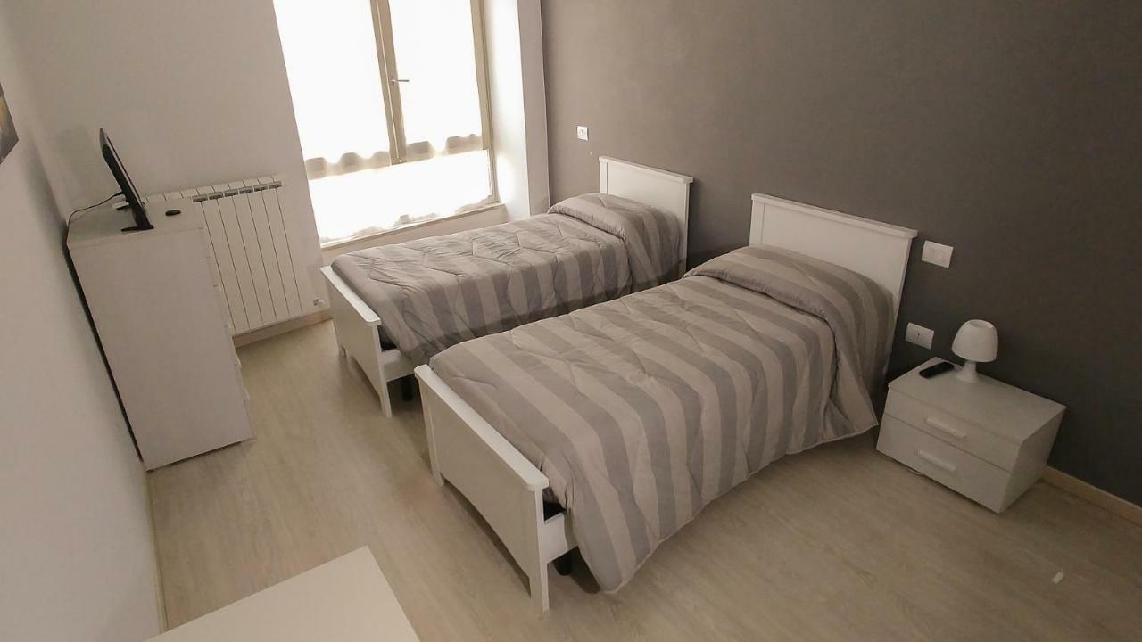 פוליניו Casa Roncalli מראה חיצוני תמונה