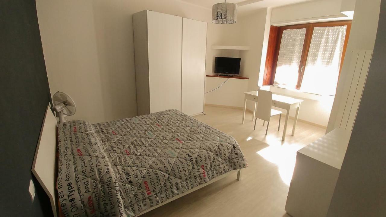 פוליניו Casa Roncalli מראה חיצוני תמונה